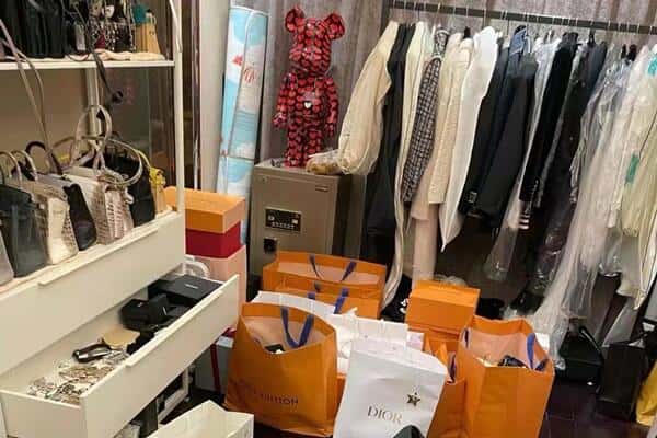 洛阳洛龙区回收一线品牌衣服